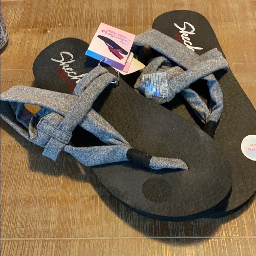 Sketchers Yoga Foam Brand New